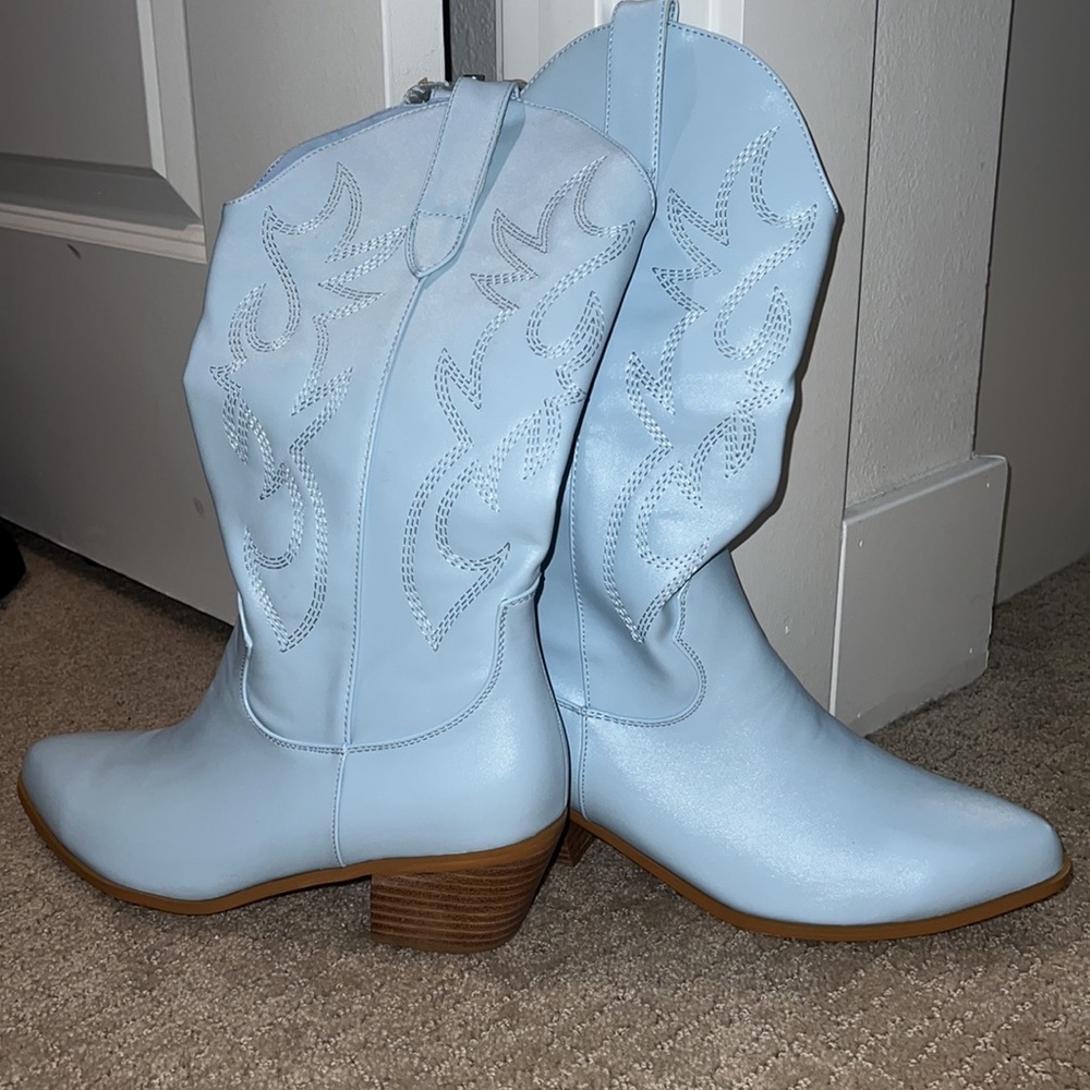 NWOT Light Blue Cowboy Boots Sz 9